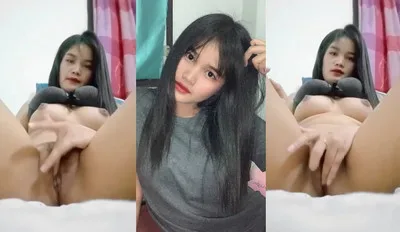 ကလိနေတဲ့ အချောလေး