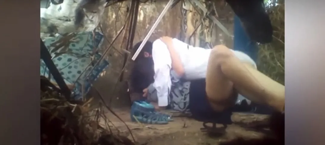 အပင်အောက် လိုးရင်း လူမိသွားတဲ့ အတွဲ