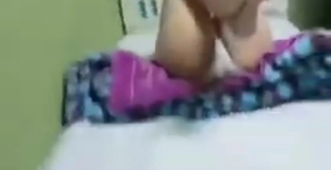 ရည်းစားလေးက ရှက်နေတဲ့ မသန်းဝေ