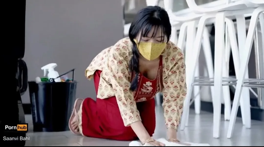 အိမ်ဖော်မ ကုလားမလေး သန့်ရှင်းရေး