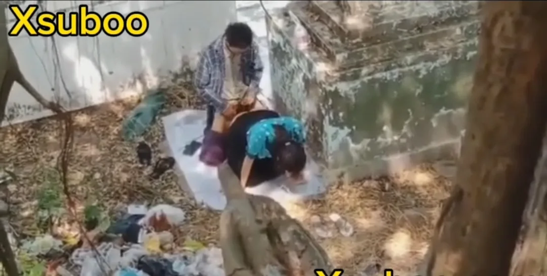 လိုးဖို့နေရာရှာလို့မတွေ့တာနဲ့ သချိုင်းကုန်းမှာစားတဲ့ ဘဲကြီး